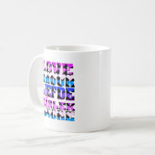 Mug Amour Typographie Langues Multiples Cœurs Rose (Devant gauche)