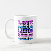 Mug Amour Typographie Langues Multiples Cœurs Rose (Gauche)