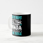 Mug Analyste adjoint Multitasker Titre du travail Comp (Devant gauche)