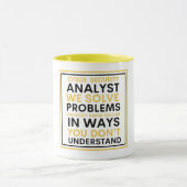Mug Analyste de cybersécurité Nous résolvons des probl (Centre)