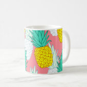 Mug Ananas Tropical : Rouge Cartoon Chic. (Devant droit)