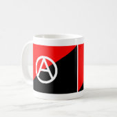 Mug Anarchie noire et blanche rouge de drapeau (Devant gauche)