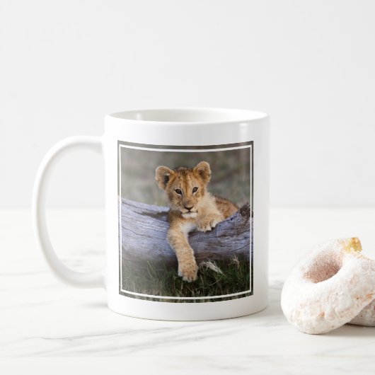 Mug Animaux de bébés cutest | Cute Lion Cub (Avec donut)