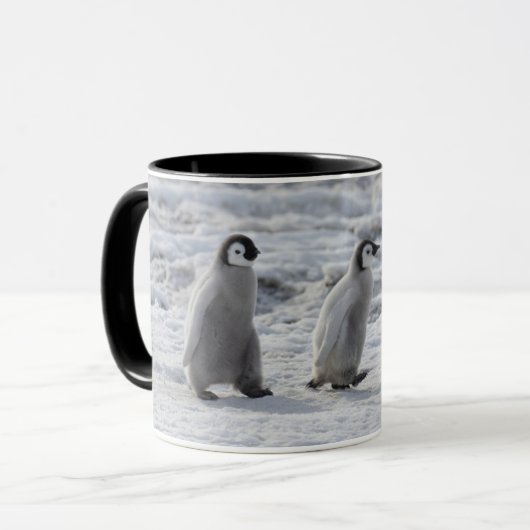 Mug Animaux de bébés cutest | Trois Épouses Penguin Em (Devant gauche)