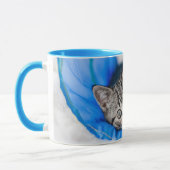 Mug Animaux de bébés cutest | Tunnel Tabby Kitten en J (Gauche)