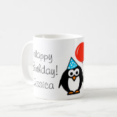 Mug anniversaire Pingouin avec ballon rouge et nom (Devant gauche)