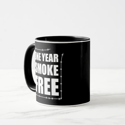 Mug Anniversaire sans fumée d'un an (Devant gauche)