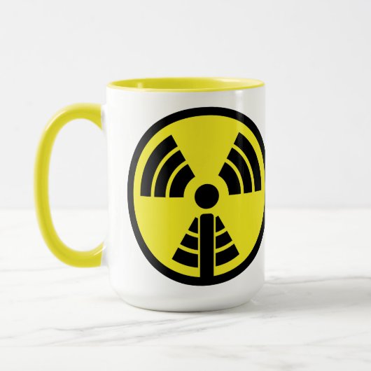 Mug Apodcastalypse Mug! Avec le logo de radiation ! (Gauche)