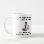 Mug Apple par jour, garde le Dr. Away (Gauche)