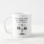 Mug Apporter de l'ordre au chaos numérique Math Guru (Gauche)