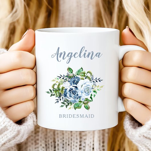 Mug Aquarelle de Bridesmaid Floral Dusty Mariage bleu