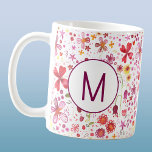 Mug Aquarelle Fleur sauvage initiale de Monogramme mod<br><div class="desc">Aquarelle claire et moderne de fleurs sauvages botanique personnalisé monogramme design initial. Art original de Nic Squirrell.</div>