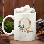 Mug Aquarelle Floral & Lettre Or Q Monogramme<br><div class="desc">Une tasse à café personnalisée avec un faux monogramme "Q" de lettre d'or,  avec des illustrations décoratives de couleur aquarelle florale et feuillage. Customisez facilement avec votre nom ou créez un cadeau unique pour vos proches.</div>