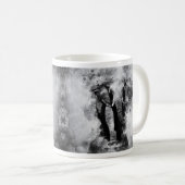 Mug Aquarelle noire et blanche africaine Eléphant (Devant droit)
