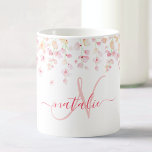 Mug Aquarelle rose pâle Floral Nom du monogramme perso<br><div class="desc">Une belle illustration fleur sauvage d'aquarelle rose peinte à la main sur une tasse avec votre propre monogramme et nom personnalisé.</div>