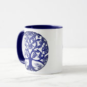 Mug Arbre à noeuds celtique bleu sur blanc (Devant gauche)