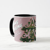 Mug Arbre de Noël Artisan rose Joyeux Script famille (Devant gauche)