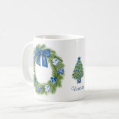 Mug Arbre de Noël de la Chinoiserie et couronne (Devant gauche)