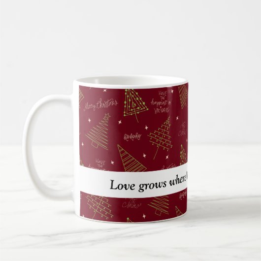 Mug Arbres de Noël modernes en vert sur rouge avec cit (Gauche)