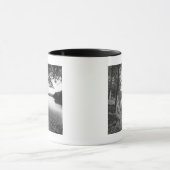 Mug Arbres par la rivière B&W (Centre)