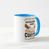 Mug Archaeologist running on Coffee Caffeine Gift (Devant droit)