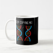 Mug Arrête de me copier Drôle de jeu de mots scientifi (Gauche)