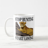 Mug Arrêtez de chasser, commencez à aimer la lionne (Gauche)