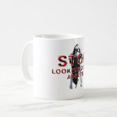 Mug Arrêtez de regarder mes actifs T-Shirts (Devant gauche)