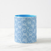 Mug Arrière - plan bleu de motif de pingouins (Centre)