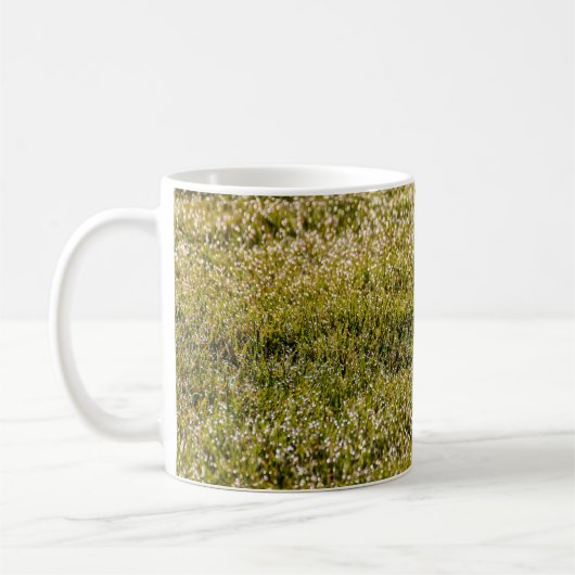 Mug Arrière - plan d'herbe fraîche vert printemps, ave (Gauche)