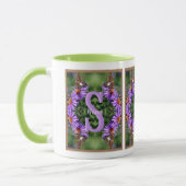 Mug Art personnalisé de papillon de monogramme initial (Gauche)