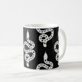 Mug Art populaire texturé grunge sorcière serpent blan (Devant droit)