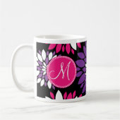 Mug Art rose pourpre de fleur blanche de monogramme (Gauche)