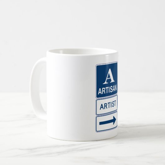 Mug Artisan Studio Signer flèche directionnelle (Devant gauche)
