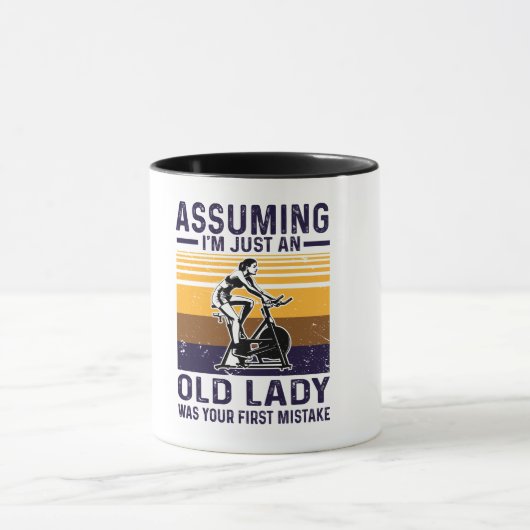 Mug assuming i am an just old lady  (Centre)