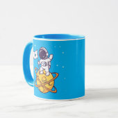 Mug Astronaut Planting Flag on Yellow Planet (Devant gauche)