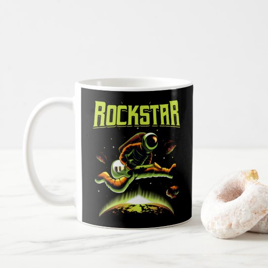 Mug astronaute Rockstar jouant de la guitare dans l'es (Avec donut)