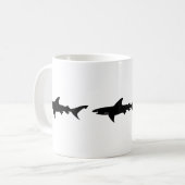 Mug Attaque de requin - plongée avec le noir élégant (Devant gauche)
