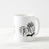 Mug Attention, araignées et chauves-souris typographie (Devant droit)