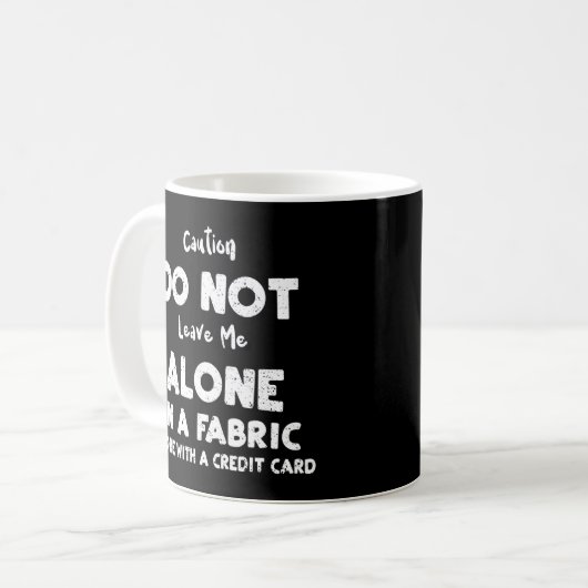 Mug Attention Coudre Ne Me Laisse Pas Seul Dans Une Fa (Devant gauche)