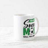 Mug Attention Maman De Football Va hurler Fort (Devant droit)