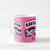 Mug Attention - Prone aux accidents ! V4 sur 5 | Musiq (Devant gauche)