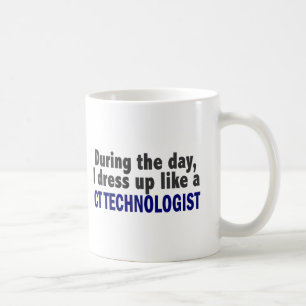 Mug Au cours de la journée je m'habille comme un