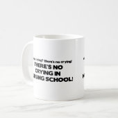 Mug Aucun pleurer à l'école d'infirmières (Devant gauche)