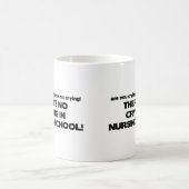 Mug Aucun pleurer à l'école d'infirmières (Centre)