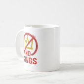 Mug Aucun roi en Amérique contre Trump (Devant gauche)