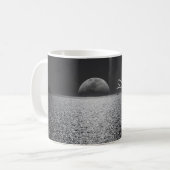Mug Augmentation de la Pleine lune sur l'eau océanique (Devant gauche)