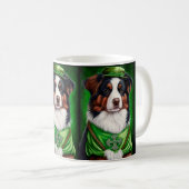 Mug Australian Shepherd dog en tenue de St. Patrick's  (Devant droit)