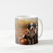 Mug Australian Shepherd Puppy Citrouille de plaisir d' (Devant droit)