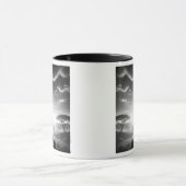 Mug Autruche sur un rocher en savane. (Centre)
